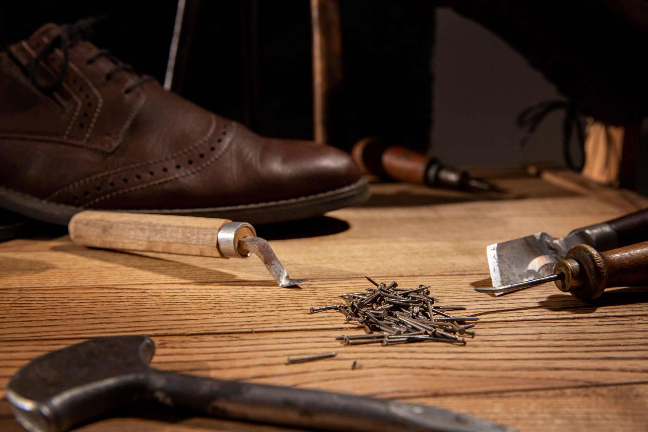 close-up-engraving-art-tools